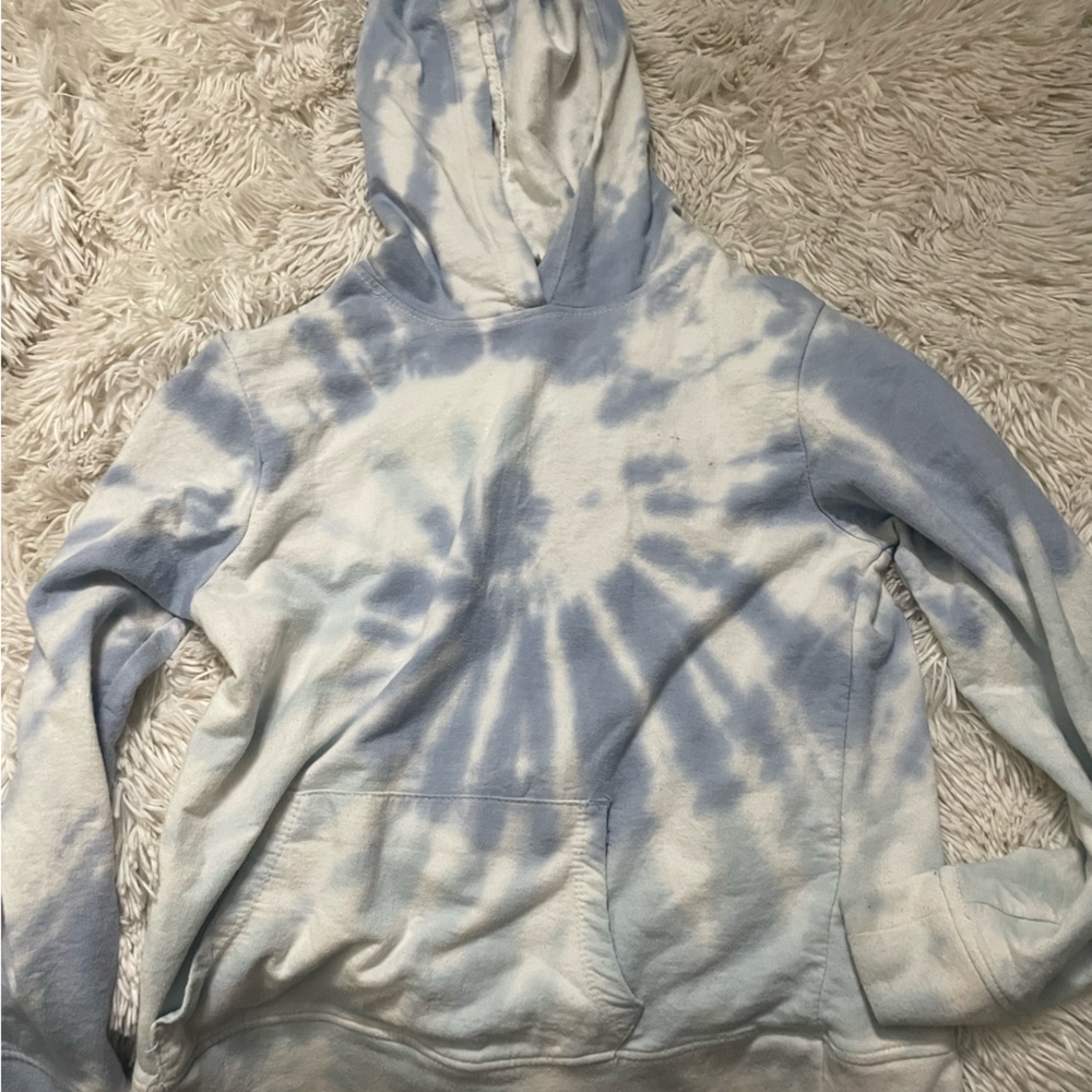 This is a white and light blue sweatshirt